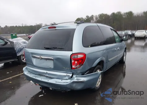 2005 Chrysler Town & Country Touring from USA, damaged, VIN 2C8GP54L75R263349